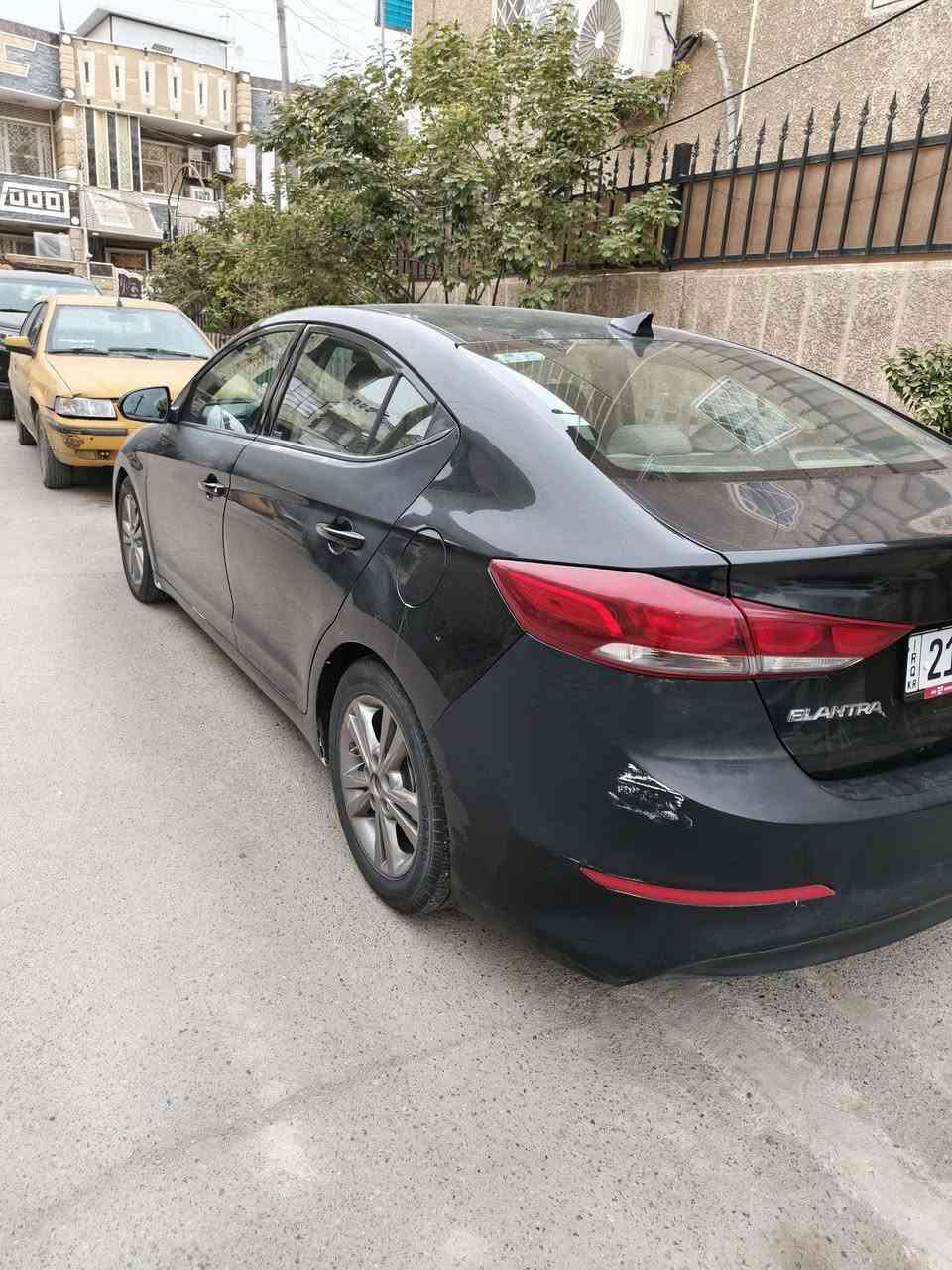 النترا موديل 2018 للبيع
وارد امريكي 
مواصفات السيارة 
شاشة بلاد
كامرا بلاد
رادار جانبي 
السيارة ماشية ٩٣ الف قابل للزيادة 
حادثها جاملغ وبنيد سرقة 
رقم سليمانية الجديد بأسم شخص مو شركة 
مصبوغة حزام 
والسيارة عوزها ترتيبات 
رقم صاحب السيارة 
0771 314 3593 احمد
