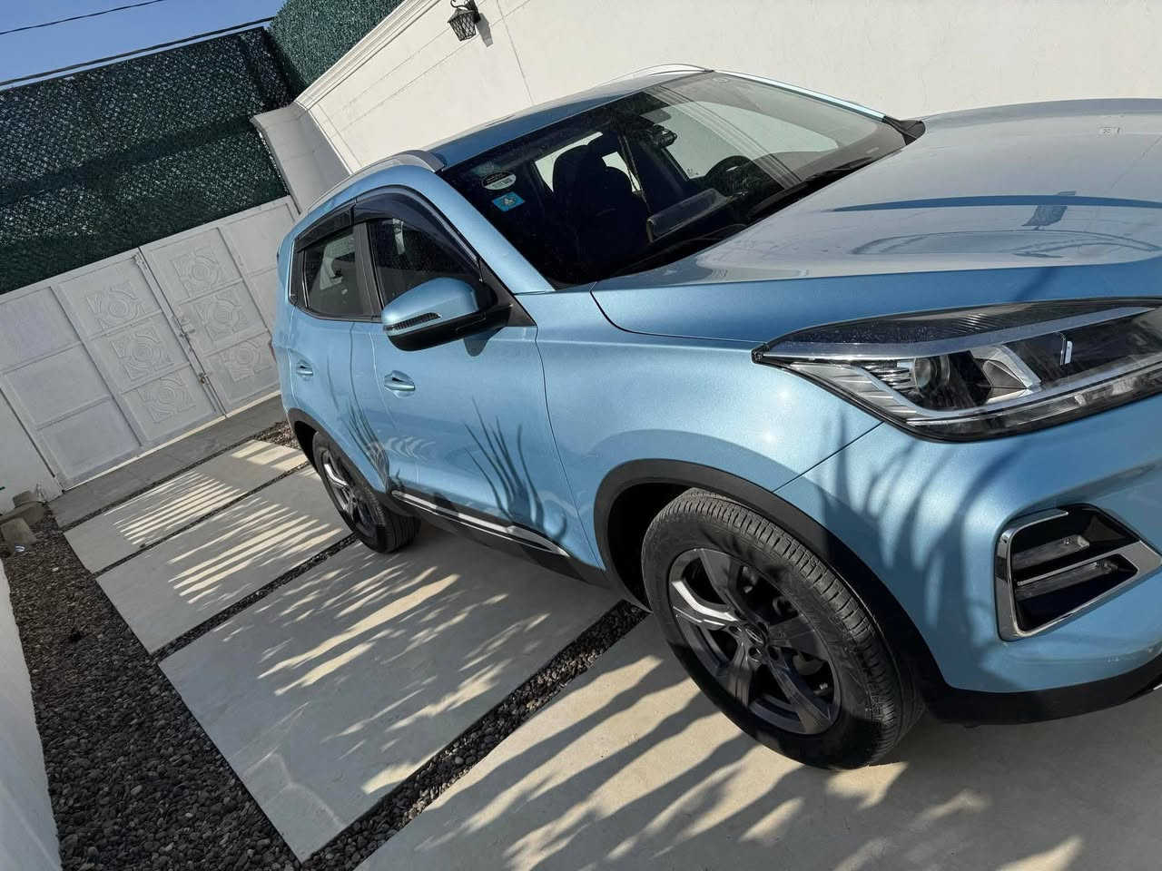 تيكو 4 برو موديل 2022
ماشية 20 الف رقم انكليزي بأسمي حره
بيها جاملغ الخلفي فقط، وشوي من الباب 
السعر 125 وبيها مجال 
***********
