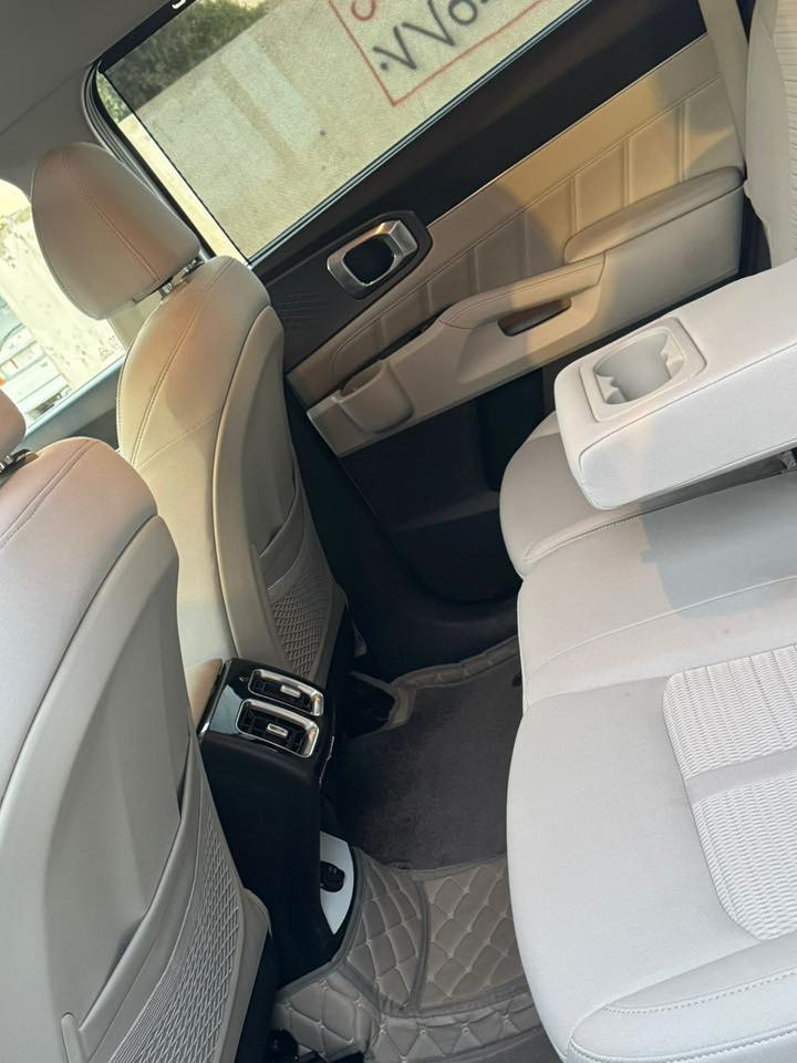 سلام عليكم للبيع كيا سورنتو 2024 خليجي ضمان المجموعة الدولية ماشية 32 رقم بغداد الجديد  مكينة 6 سلندر مكفولة فول مواصفات 1/1  عدة البانوراما للاتصال ***********
