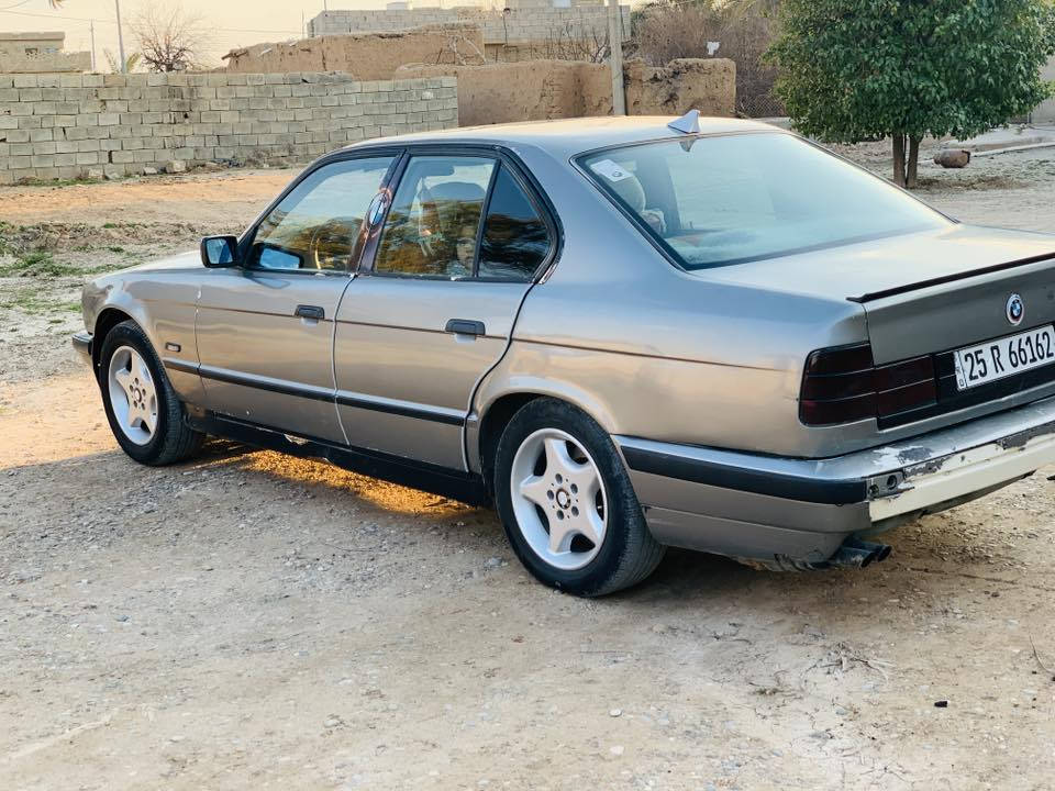 بي ام حجم٥٢٥رقم رقم كركوك دولي موديل٨٩محرك فل كير عادي كلها شرط  صبغ جماليه المكان الحويجه ***********مراوس هم يرهم السعر٣٣وبيها مجال
