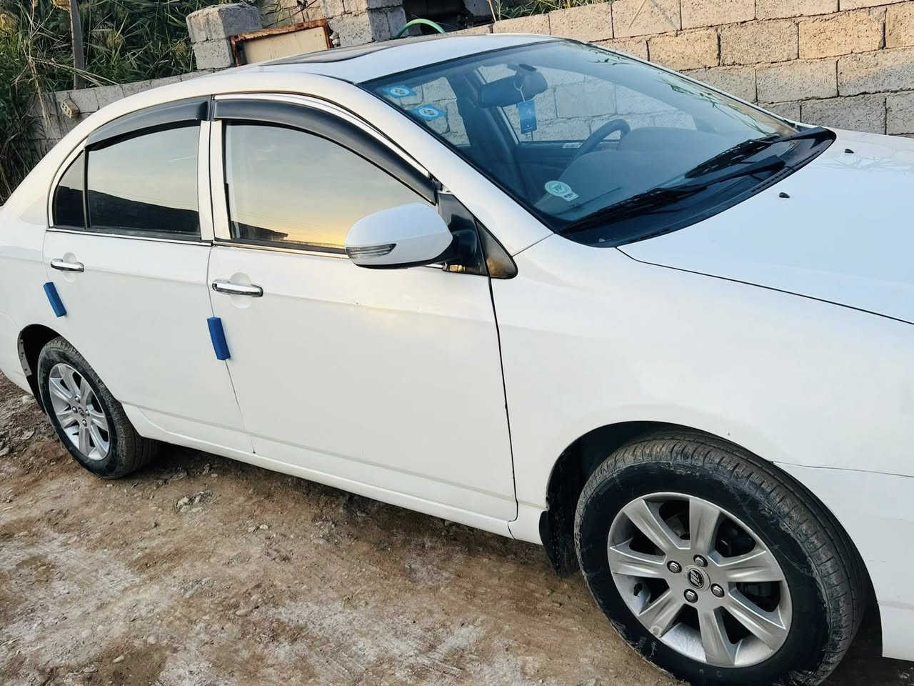 موديل 13 كير ومحرك كورلا جاهزه من كلشي
فتحة سقف

 تخم تاير جديد

 كاميرا امامي خلفي

 شاشه إنترنت 

تبريد ثلج

كير اوتماتيك

السياره بأسمي سنويه جديده 

السعر 55 وبيها مجال قليل

العنوان بغداد 

رقم الهاتف 

***********
