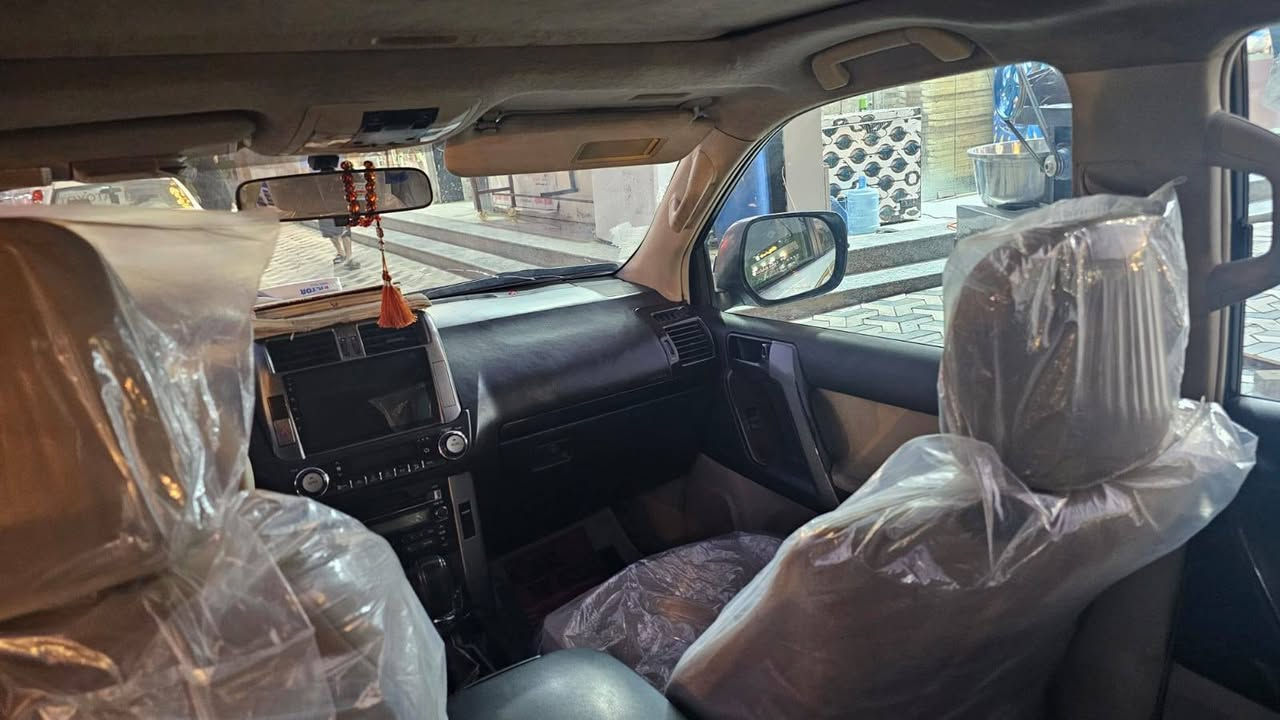 السلام عليكم للبيع سياره برادو مافيها ضرر رقم بغداد السعر دفترين ونص وبي مجال للاستفسار الرقم ***********
