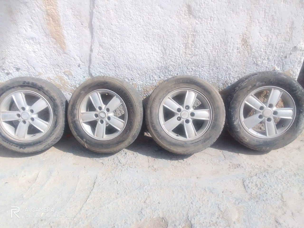 ويل كب حجم ١٥ مع تايرات للبيع اتصل ع الرقم ***********
