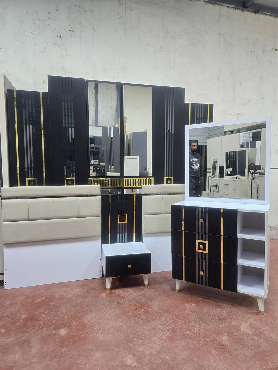 🔥 غرفة تركيه هيدروليك مستخدم سريرين – 6قطع كاملة
ف💯 نظافه 100% |  نظام أبواب مرتبه 
💸 السعر: 525 قفل
🪛 شد مجاني + 🚚 نقل مجاني داخل بغداد 
#يوجد.انواع الغرف خاص


**إذا كنت صاحب هذا الإعلان وتريد حذفه لأي سبب، رجاءا أرسل رسالة إلى الدعم الفني**