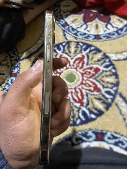 ايفون ١٢برو ماكس ذاكره ٥١٢ جهاز بطاريته 73 مامبدله بصمت وجه واكفه جهاز بدون ملحقات جهاز حلو جهاد بي طكه بشاشه شاصيه بي شويه عواج من صفحه وحده  مكاني بصره ام النعاج يم معمل ثلج لامي قفله ٢٧٥بدون مداهر رقمي ***********
