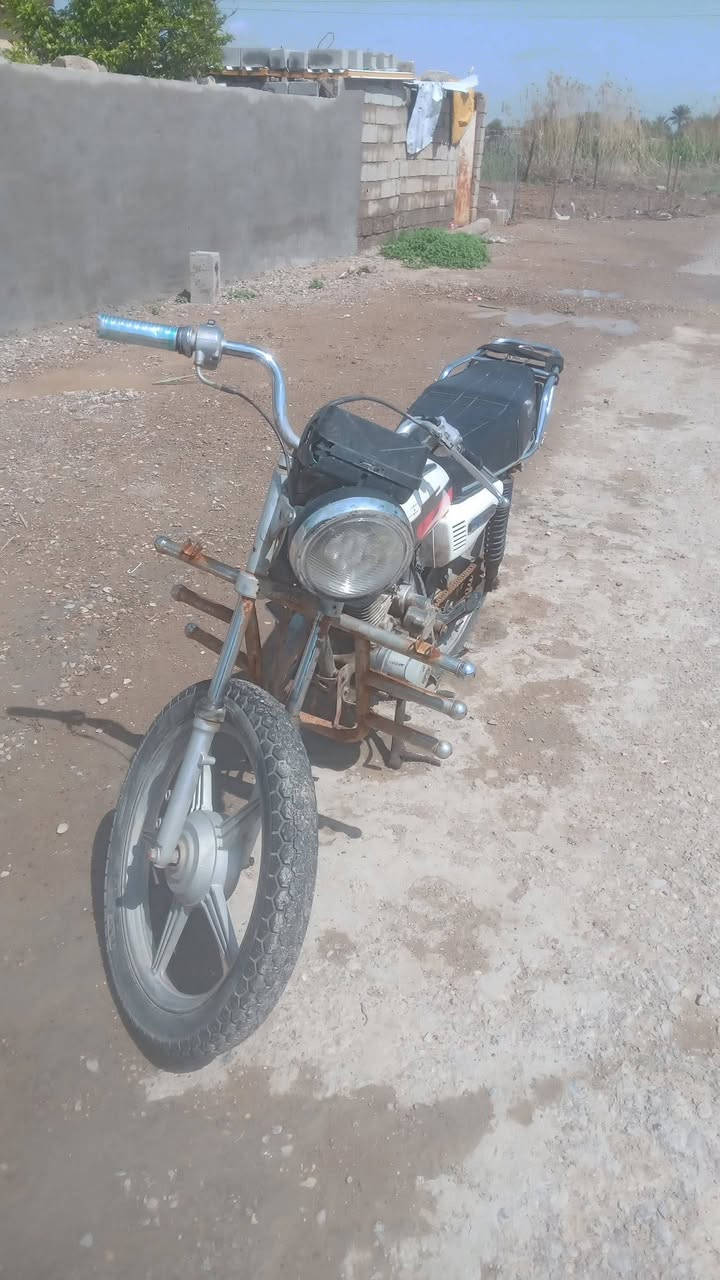 دراجه للبيع ٢٠٠ وبي مجال ديالى هبهب ***********
