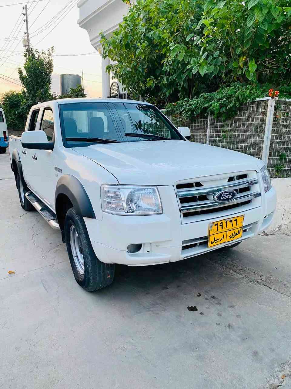 fort ranger .
مۆدیل ٢٠٠٩ 

گێڕ 

مەكینە
 
تەبریت 

ئەكسل  .   بەشەرت 

دوو پارچەو نیو بۆیاخ 

شوێن. ڕانیە  .  ٩٥ مەجال كەم.


**إذا كنت صاحب هذا الإعلان وتريد حذفه لأي سبب، رجاءا أرسل رسالة إلى الدعم الفني**