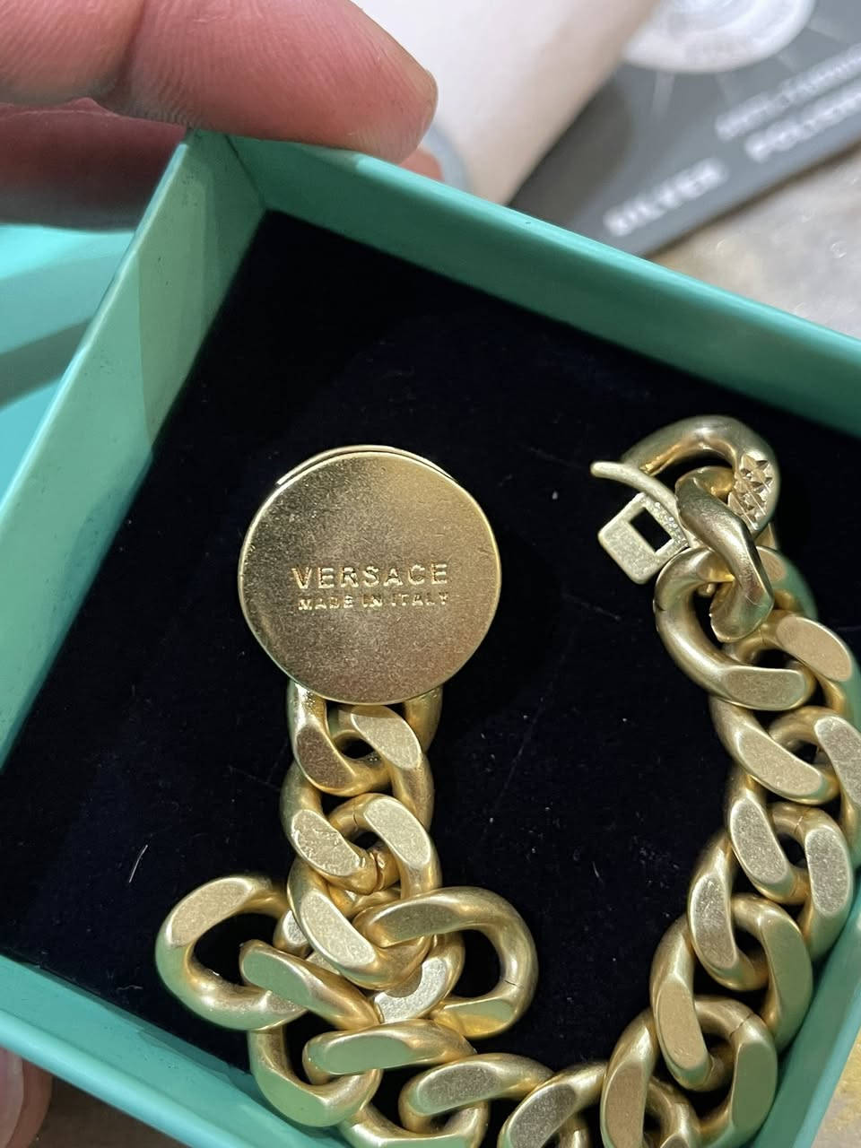 Versace سوار قطعه تخبل


**إذا كنت صاحب هذا الإعلان وتريد حذفه لأي سبب، رجاءا أرسل رسالة إلى الدعم الفني**