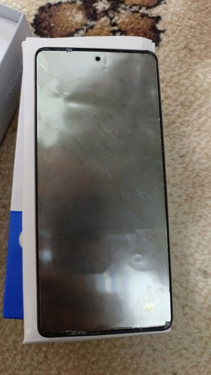 تكنو كامون 30 للبيع ملحقاته كاملة فقط تتبدل شاشته السعر 100 و بيه مجال 
***********
