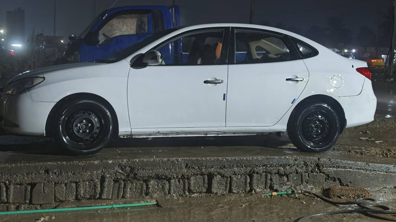 سلام عليكم النترا خليجي رقم شمالي مكينه  1600 وكير خير من الله مكان سيارة بغداد سعر105بيها مجال ***********
