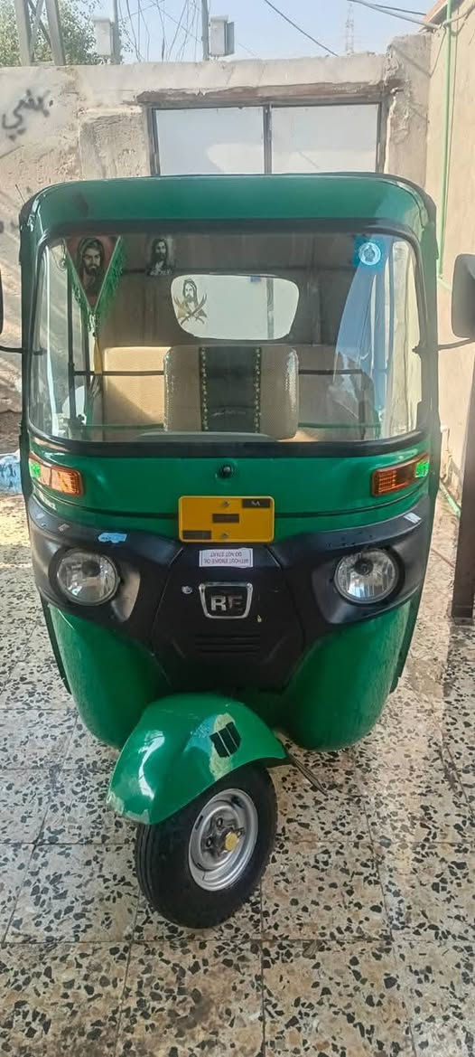 سلام عليكم للبيع تكتك موديل 2022 كفاله عامه رقم وسنويه مكاني بصره 5ميل 
***********
