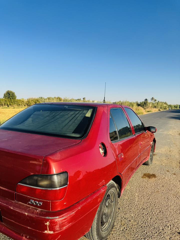 السلام عليكم بيجو للبيع سياره رقم بغداد مشروع وطني بأسمي تحويل ثاني يوم تبريد شغال گير محرك شرط الشراي  يتصل ع الرقم ***********
