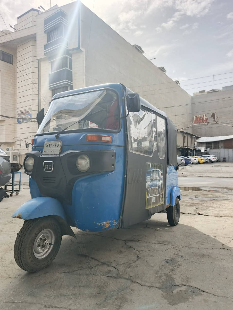 سلام عليكم تكتك 20 بس بسنويه مسجله 2019/11
تكتك كامله تخم تاير جدد كهربائيات جدد مكينه مجفته جديد 
بيهه ضربه بلغد مثل ما موضح بصوره تكتك بلاديه ما معمره
بيهه نواقص 
السعر ب 6500 وبيهه مجال المكان بغداد الدورة 
الاستفسار *********** ما متواجد ع فيس
