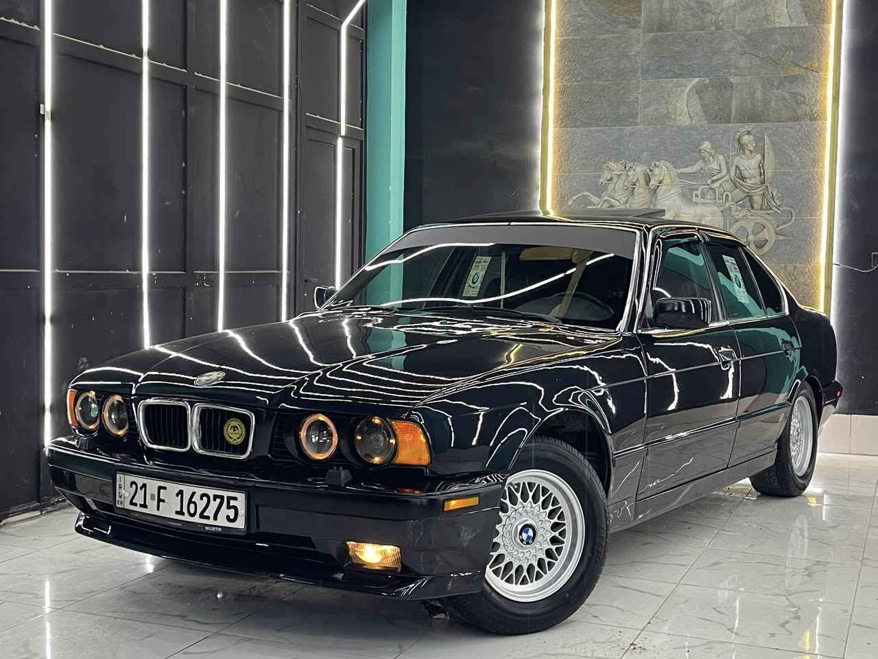 525ai 1990
كير عادي بلاد 
سلايت 
تبريد 
جام كهرباء 
رقم وسنوية جديد تحويل ثاني يوم
صدر امامي خلفي جديد 
ويل خلية وتخم تايرات جديد 
باتري جديد 
ضربة جاملغ خلفي بدون دواخل بدون شاصي 
السعر 65
***********
