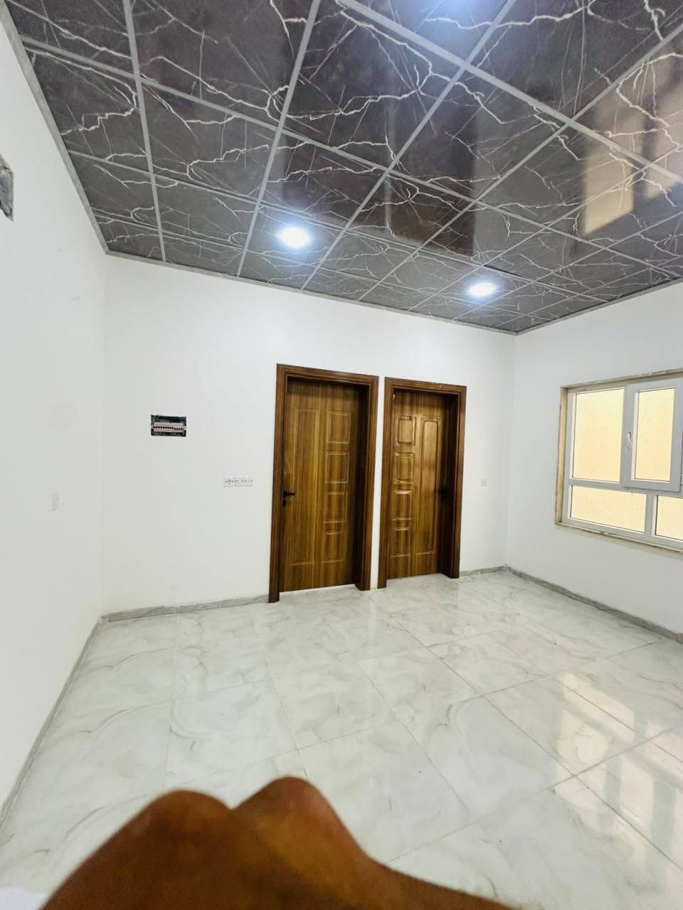 🔥حصرياً لدى مكتب النعيمي للعقارات🔥

🏡 للبيع – دار سكني حديث في حي الملايين 

📍الموقع: حي الملايين – على الشارع العام

📐 المساحة: 120 م²
📏 الواجهة: 6 م
📏 العمق: 20 م

📄جنس العقار: زراعي – ملك صرف.

✨ المواصفات العامة:

* بناء حديث.
* نظام تكتات.
* تشطيبات حديثة.
* تسليم مفتاح.
* مجموع الغرف: 4 غرف.
* موقع مميز على الشارع العام.

🏠 تفاصيل الطابق الأرضي:

* استقبال.
* هول.
* غرفة نوم.
* مطبخ.
* مجموعة صحيات.

🏠 تفاصيل الطابق الثاني:

* 3 غرف نوم.
* غرفتان على الواجهة.
* غرفة ماستر (سويت)
* هول.
* مشتملات صحية.

📞 للتواصل الاتصال على الأرقام  
  ***********
  ***********

📍 عنوان المكتب:
الموصل – حي الكندي – شارع الحولي – قرب مصنع الكندي.
@الجميع
