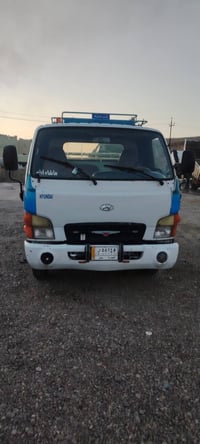 هونداي سطحيه للبيع موديل 2000محرك وكير واكسن جدد طخم تاير جديد كهربائي...