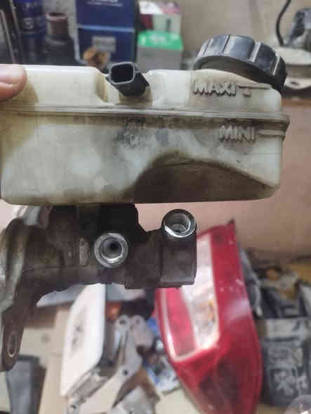 سلام عليكم على بركه الله تم تفصيخ رينو سمبل شنو تريده موجود مكاني ديوانية قضاء  ***********
