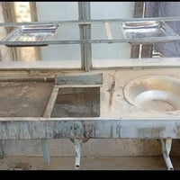 عربانه فلافل وفنكر وهمبركر نضيفه وكامله بس غسل يرادله سعره 200 وبيه مج...
