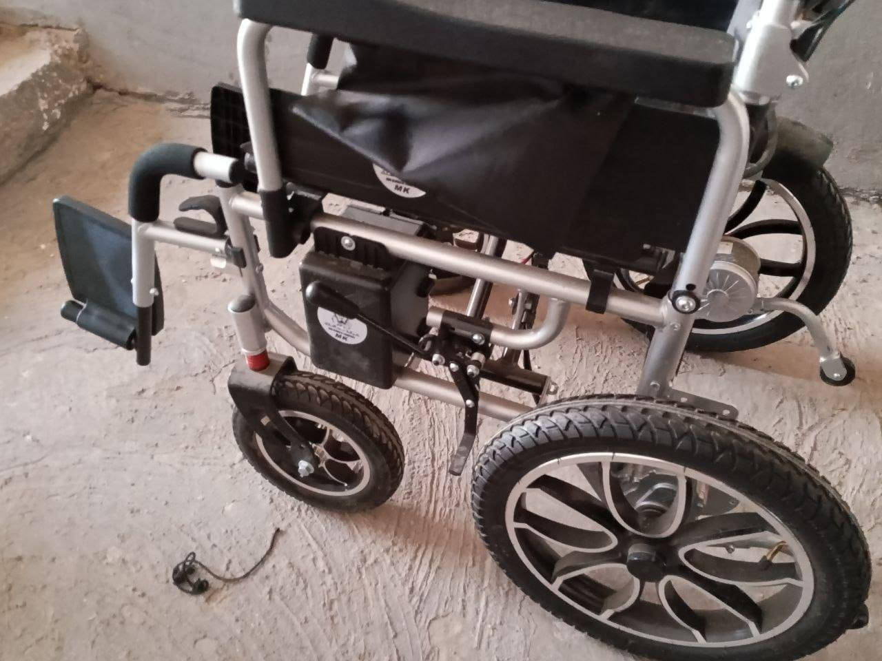 سلام عليكم عربانه جديده صارله ٥ من اشتريته سعر ٩٠٠ او بيه مجال شراي مكاني الديوانيه قضاء السنيه ***********
