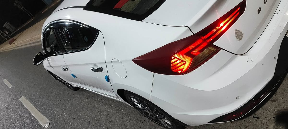 الانترا 2019خليجي فول مواصفات 
حادث بسيط ربع البنيد وجاملغ خلفي بدون دواخل فقط ماشيه 95

السعر 143 وبيهه مجال بسيط

***********
