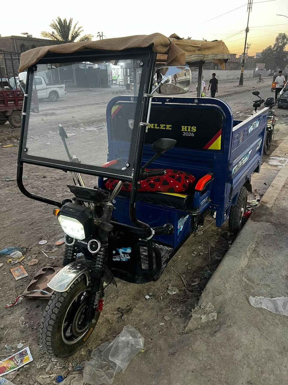 سلام عليكم ستوته شحن مويدل 26
6 بطاريات مسطره الكبار .
تشغل بصمة +لايت ثلجي .
دبل اشاره .
السعر 1250..
مكاني ابو غريب يم السوك او الكراج 
***********
*********** متوفر واتساب
