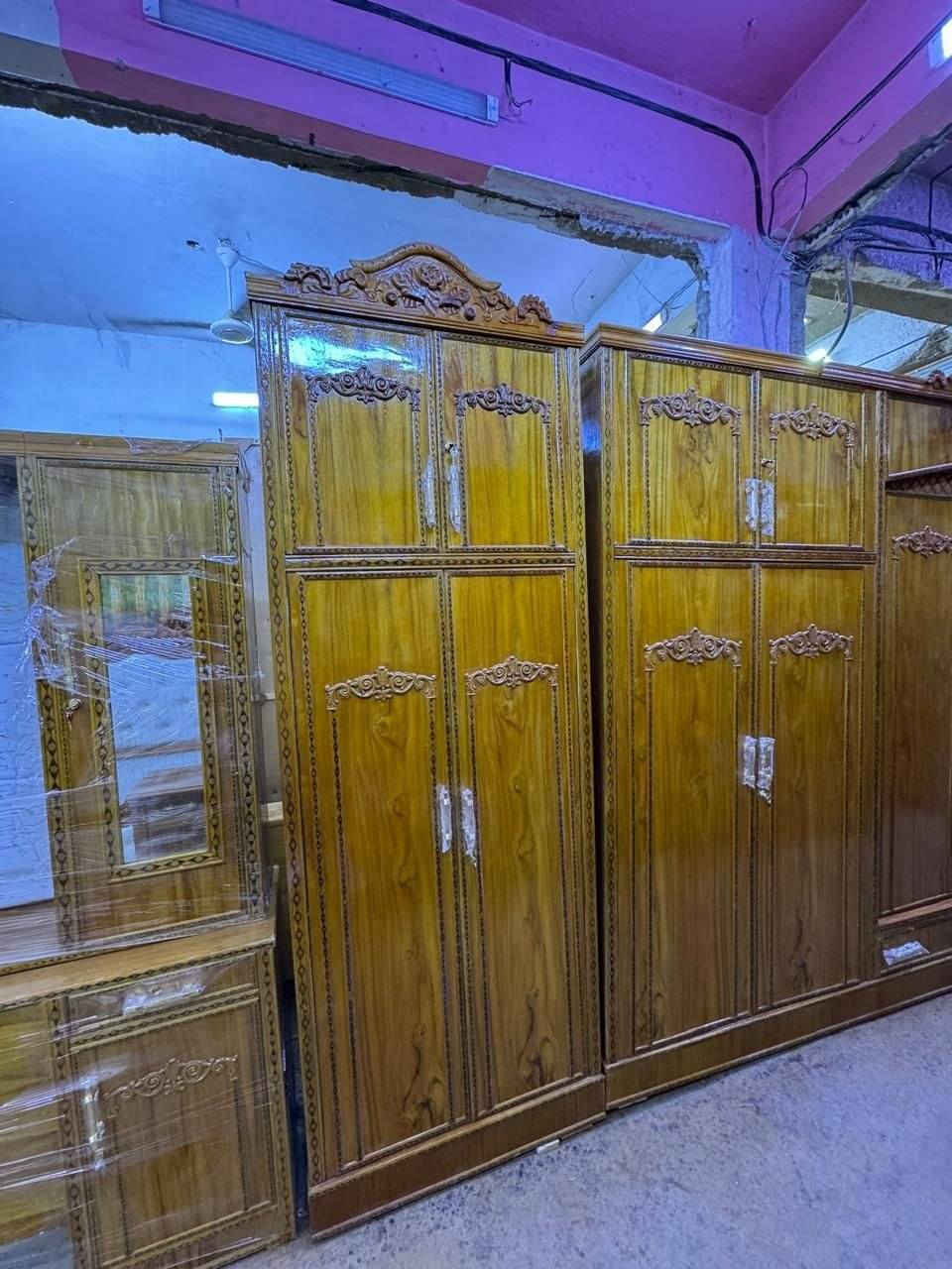 غرفة ست ابواب شغل عراقي موديل الكوخ 
( المسرح ) 

الخارج صاج طبيعي ٤ ملم 
الداخل جام 3 ملم 
الزاوية كنتورية بابين بأرتفاع الكنتور 
القاعدة بلوك صاج 16 ملم 
الظهر فتح وشد براغي 
النرمادة شريطية المانية على طول الباب
قياس الكنتور 
الدوشمة خياطة يدوية 
الطول 360  سم 
الارتفاع 260 سم مع التاج 
العمق 60 سم 

🌟السعر مليون و 500 الف 🌟

توصيل مجاني
 
 💫داخل بغداد المحافظات 🦋

#ملاحظه التوصيل يشمل الشد 🔧
حجز مراسلة الصفحه


**إذا كنت صاحب هذا الإعلان وتريد حذفه لأي سبب، رجاءا أرسل رسالة إلى الدعم الفني**