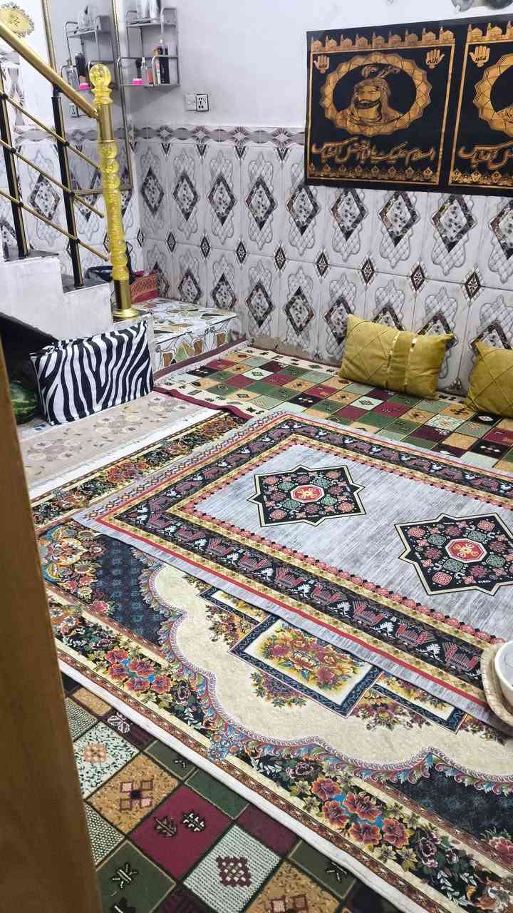 بيت للبيع في منطقه الخالصه بمساحه ٨٥ واقع حال يتكون من استقبال وصاله ومجمع صحي في الطابق الارضي ومطبخ وغرفتين بالطابق الثاني  للاستفسار والتواصل ***********
