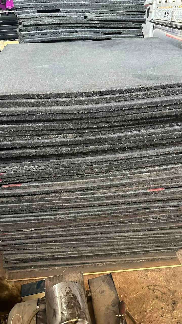 ارضيات للبيع 1م مربع العدد 50 قطعه
واكو نص عدد يصيرن 75 قطعه  بيعهن يصير سوه يعني شلع

سعر الكامله 7000 الاف دينار 

سعر 2 نص تصير قطعه كامله ب 4000 الأف دينار 

مكاني بغداد الدوره البوعيثه 

لا يوجد توصيل 

***********
