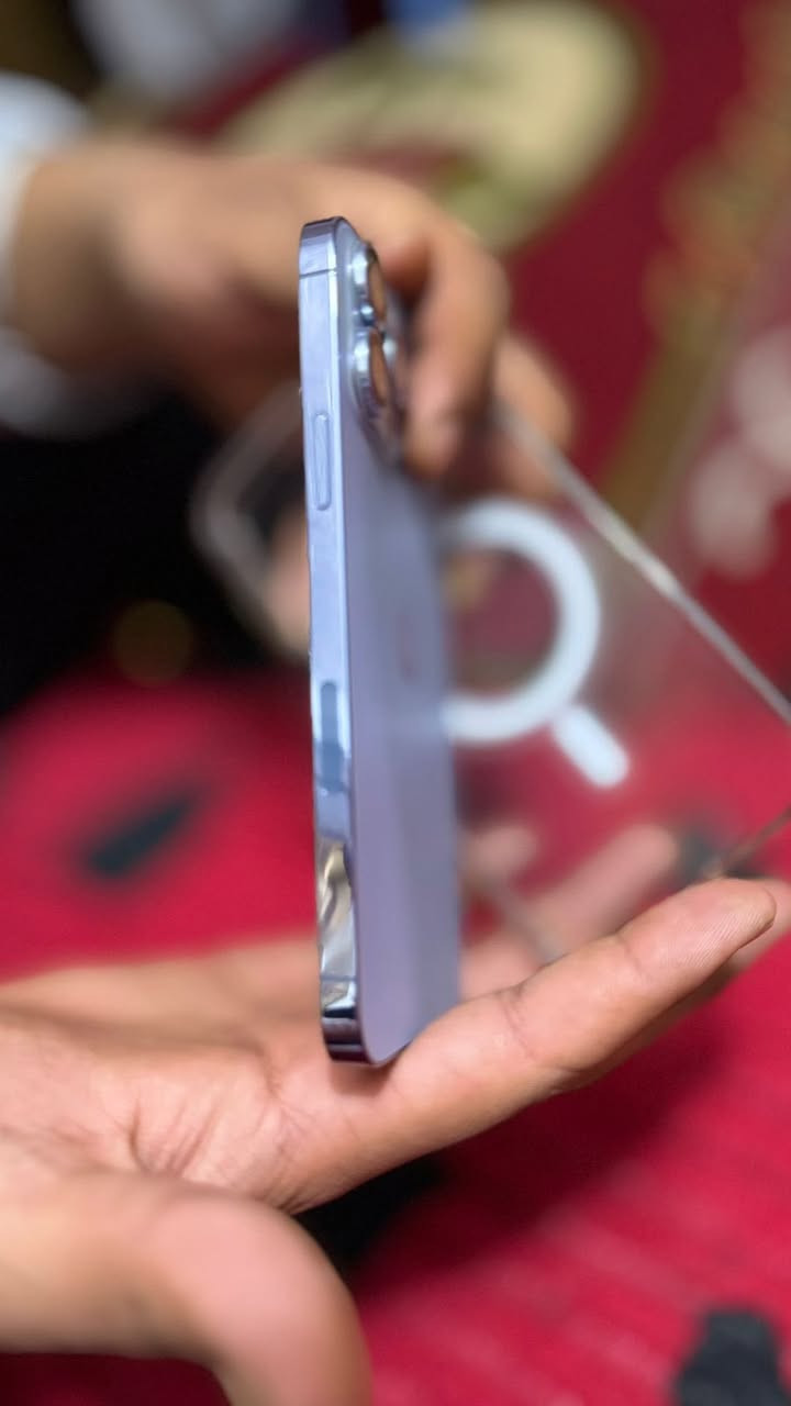 السلام عليكم جهاز 13برو ماكس نضافه 100/امريكي /ال بطاريه90جهاز حلو ونضيف /مكاني ميسان /سعره 675////للاتصال***********
