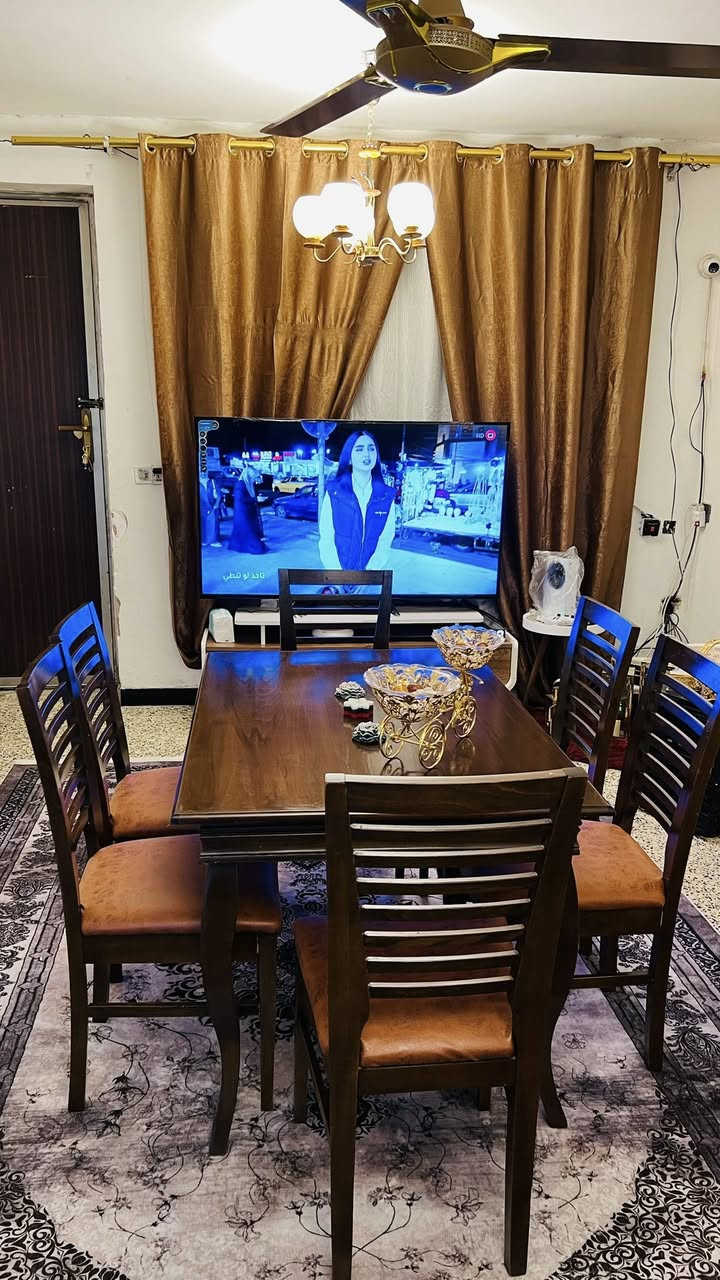 🧿﷽ 🧿 ميز طعام جديد سعر 380 بغداد سبب البيع اخذنه غير تصميم واتس فقط  ***********
