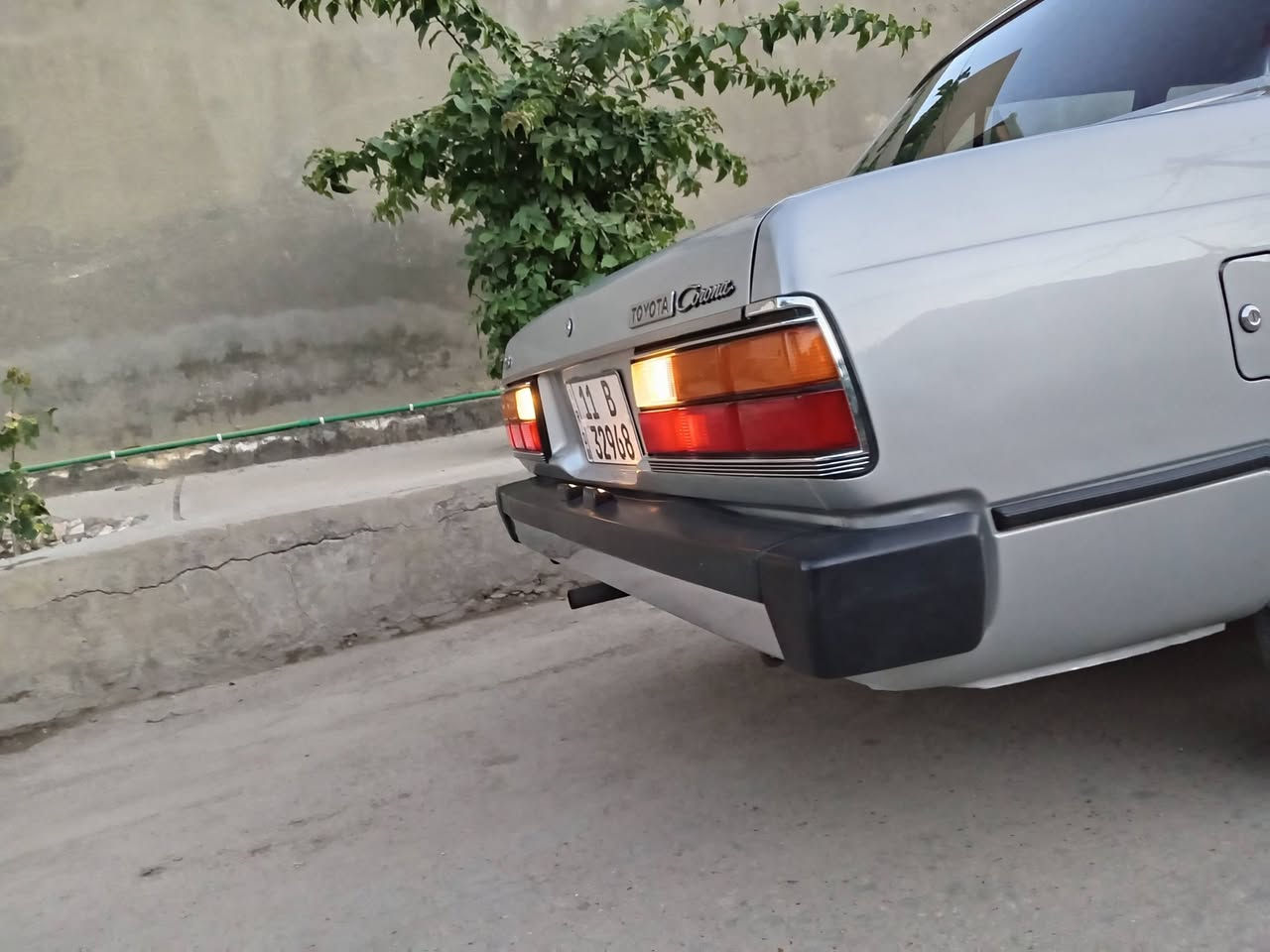 السلام عليكم ورحمه الله وبركاته اخوان كرونه للبيع موديل 1981
رقم بغداد مشروع وطني شرط تحويل مكينه ستندر بلادي وكير بلادي تبريد تدفئه حداديه كله جديده امامي خلفي كهربائيات گيجات كلها شغاله سياره مكفوله بلاديه
سبير الشركه مانازل
للأتصال
***********
***********
***********
