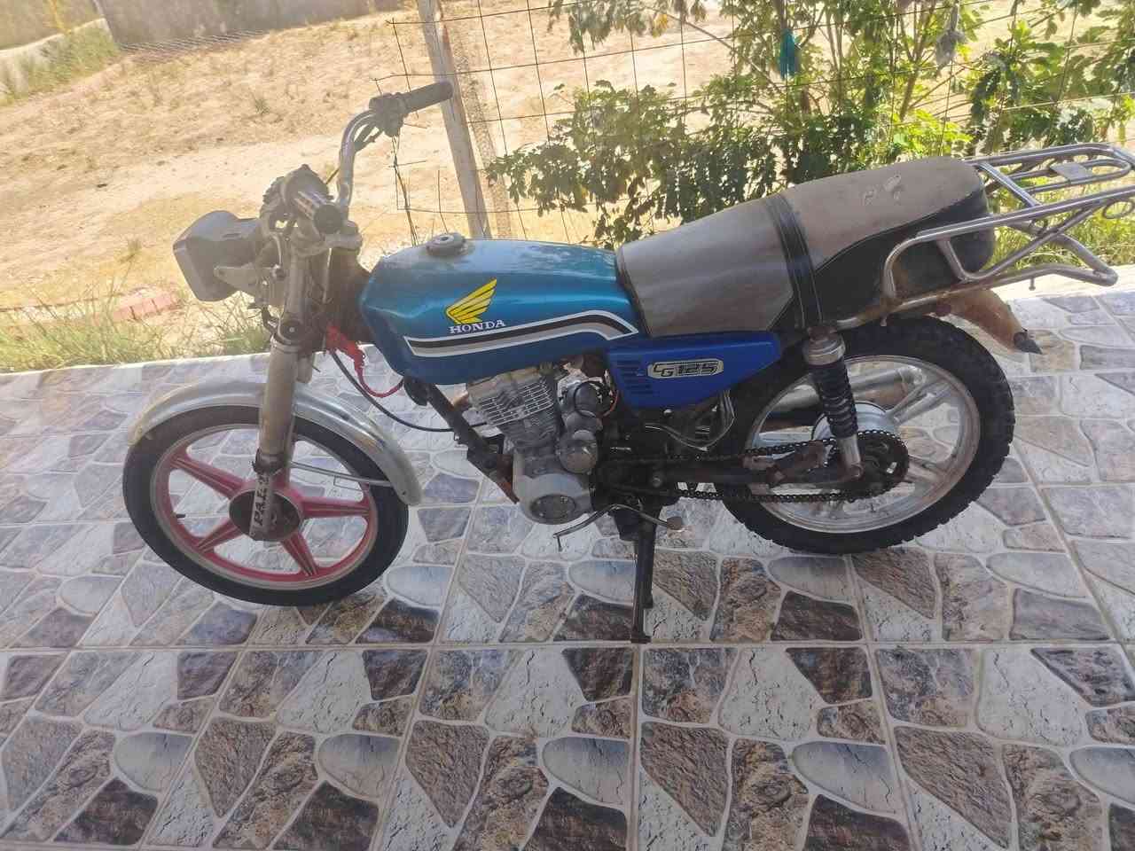 سلام عليكم عليكم دراجه للبيع المكان دياله شهربان السعر 225 وبيهه مجال***********
