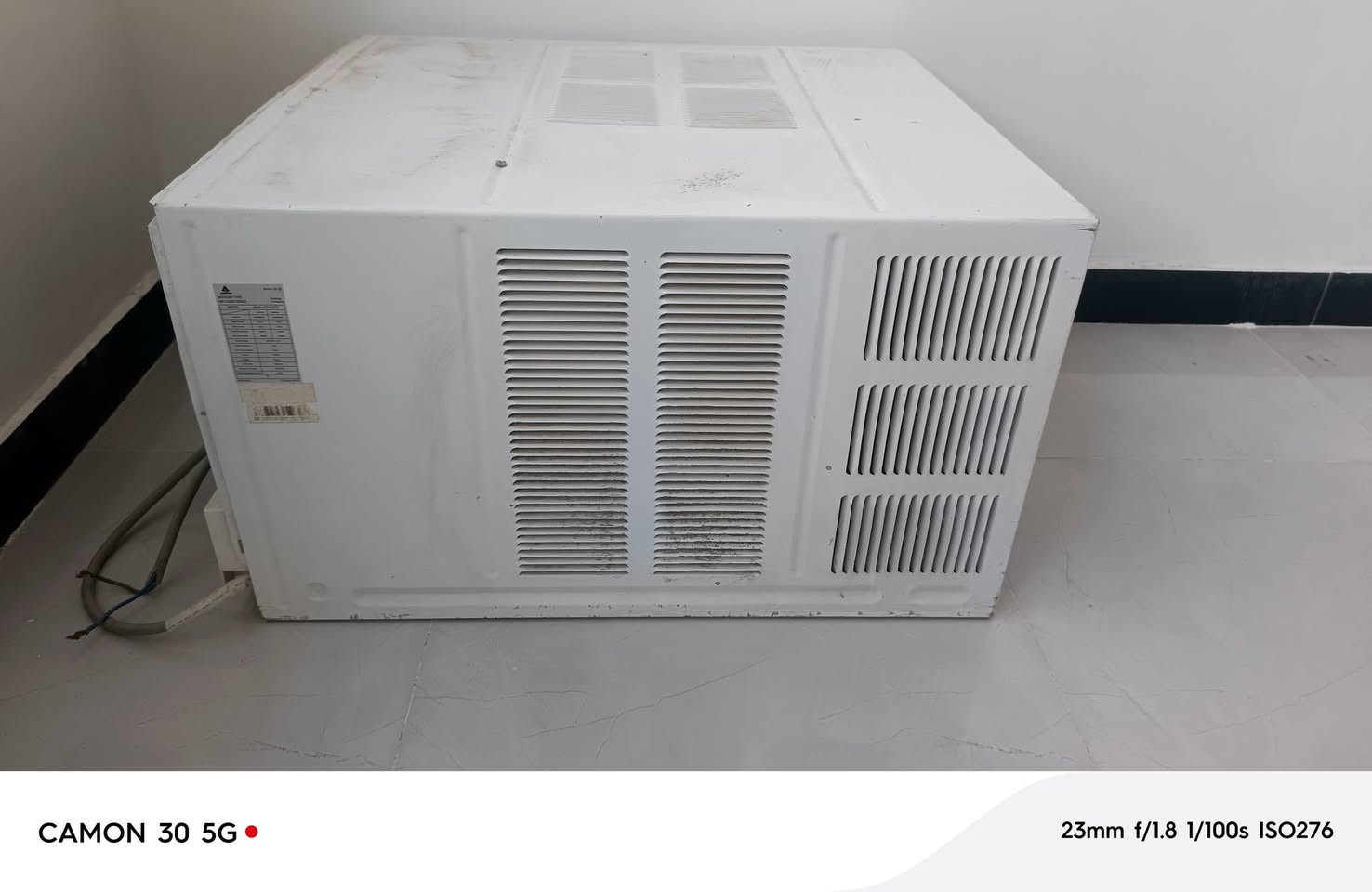 مكيف للبيع الحافظ 2طن مكفول تدفئه تبريد مداخل تصليح ابدد 
كوت البيضاء *********** السعر ٢٥٠وبي مجال قليل للشراي
