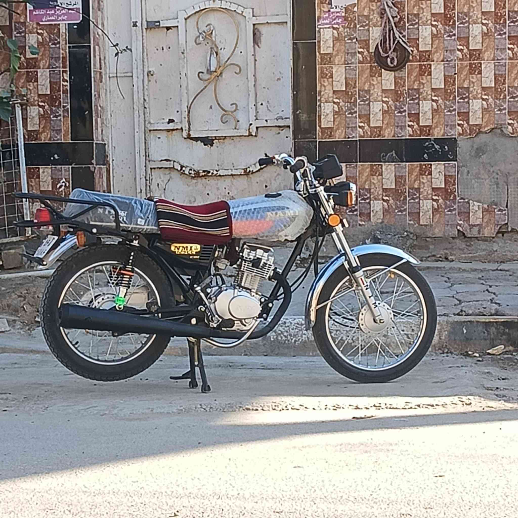 سلام عليكم دراجه للبيع طبق الشلامجه أوراق سكنر دراجه انضف من الفيديو صاله شهر من طالعه من المعرض ..مكاني شطره السعر 825او بيها مجال ال مو شراي لا يتعبني خاص موجود او هذه رقمي ***********
