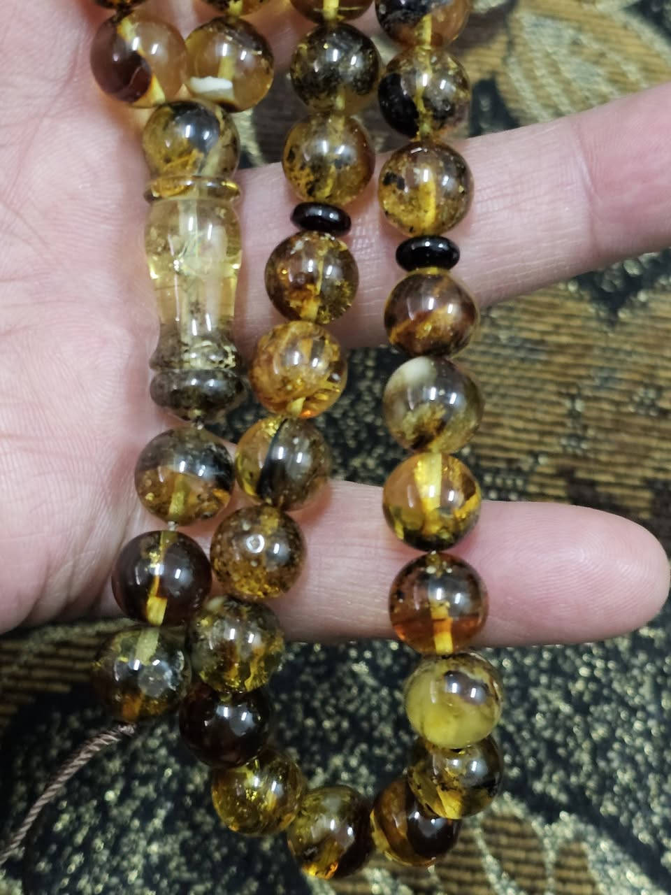 لعشاق المسابح المدعبله
مسبحه من كهرب بحر البلطيق الحر الطبيعي الشوائبي او الطحلبي  بجراخه دائريه او مدعبله شرط وضمان مدى الحياة بأصالة الخامة لاكبس لاضغط لا مسال لامعالج ولاكهرب صيني .
وزن ٣٥ غرتم ٤٨ حبه قياس الحبه ١٠.٥ ملم .


**إذا كنت صاحب هذا الإعلان وتريد حذفه لأي سبب، رجاءا أرسل رسالة إلى الدعم الفني**