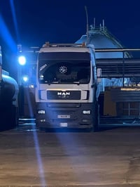 مان 2003 للبيع  طوناج سنويه جي بي اس كامل تخم تاير راس وعربانه اي نقص ...