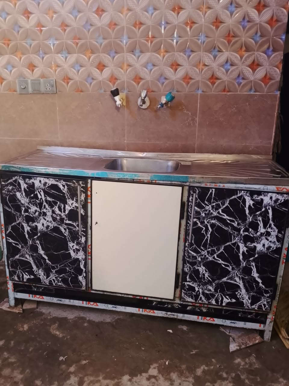 سلام عليكم  كاونتر للبيج ***********
