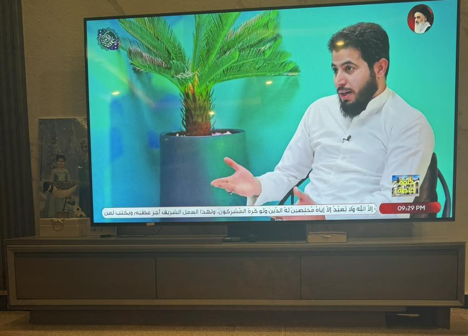 السلام عليكم ميزين  تلفزيون واحد رصاصي وابيض وثاني جوزي وصحراوي مثل ما موضح بصوره خوات الجدد ستعمال قليل 
العنوان : بغداد البنوك 
الرقم :***********
