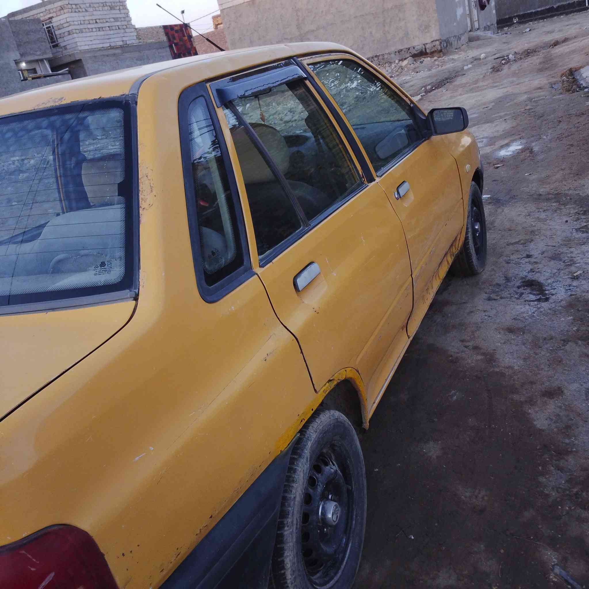 السلام عليكم سايبه للبيع موديل 2012 السنويه لغاية 2020 السعر  12ورق راعيه ما اندله سياره حلوه جاهزه كهرباىيات كير محرك تخم تاير حداديه كله نظيفه سياره جازه رقم بغداد رقم الهاتف ***********
