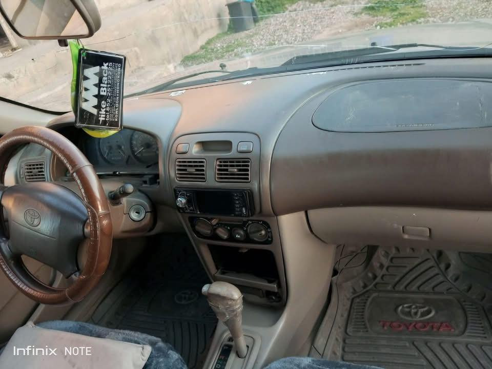 كورلا 2000 للبيع نضيفه ما عايزها شي كلها شغاله
تخم تاير جديد درايم شفتات جديد سيارة خير من اللة 
السعر 55$
***********
