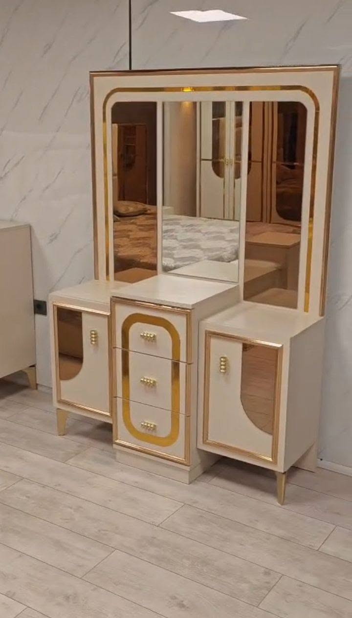سلام عليكم قرفه لبيع نوع تركي ضهر بلوك  10قطع  مستخدمه شهرين فقط جديده بعده تواصل ***********
