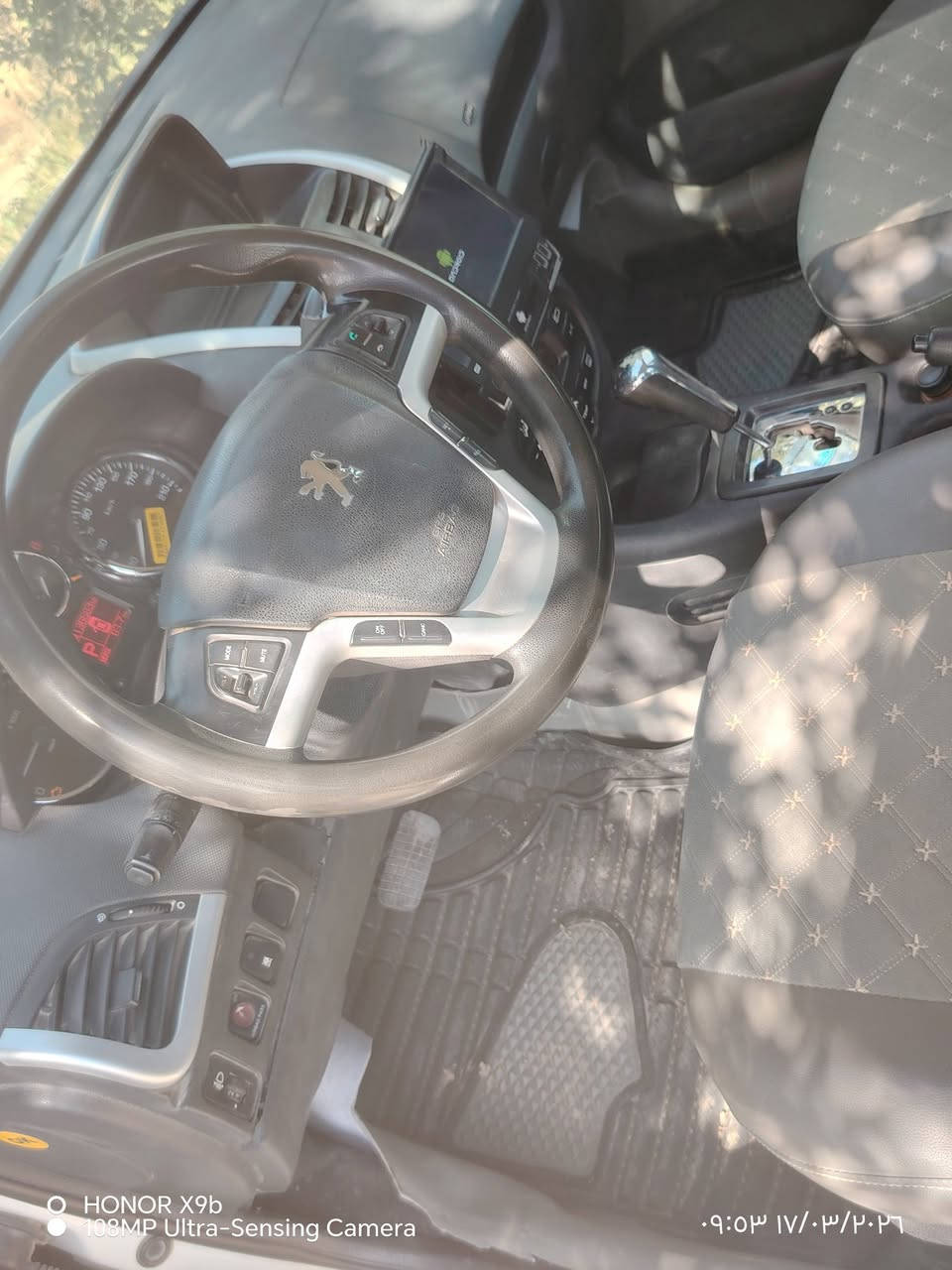 السلام عليكم //سياره للبيع بيجو ايراني موديل 2017سياره جاهزه مكينه 1600 كير اوتوماتيك سياره بسمنه مداور ثاني يوم رقم قادسيه انكليزي سياره جاهزه مكينه وكير وحداديه خير من الله ماشه 136اصل سياره على وضع الشركه السعر 60 وبيه مجال تصال برقم *********** مكان السياره دوانيه
