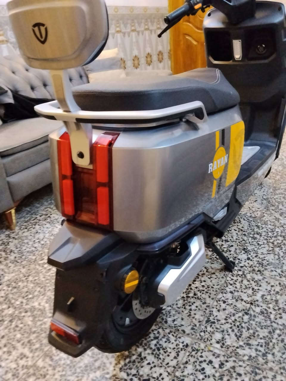 السلام عليكم 
درجة لبيع الريان وحش الكون 
المواصفات 
6 باتري
ملف 2000
نظام P
نظام سرقة 
نظام بصمه 
قاطع دوره 
العنوان بغداد 
للاستفسار 
***********
