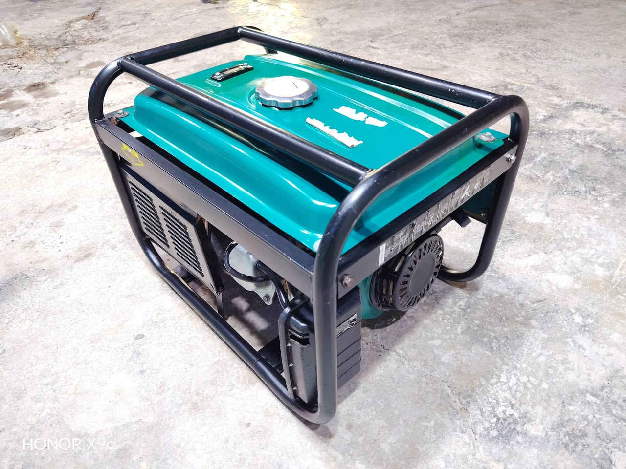 للبيع مولد استرة كوري(( 2 ونص ))كيفي(( 10 امبير)) ✅ ملف نحاس نضيف جدا استخدام ايام قليله مداخل اي تصليح على بلاد الشركة صوت هادأ اقتصادي بصرف البنزين✅ غني عن التعريف 📌((السعر 175الف)) 📌الشراي يتصل⚫ الشراي يتصل المكان بغداد التاجي ويوجد خدمة توصيل🚕 ((***********)) 📞 واتساب موجود 🔴🔴🔴
