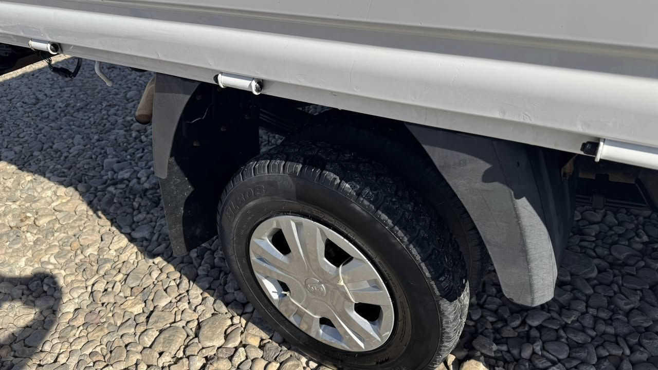 كيا حمل 2700 
موديل ٢٠١٣
ماشية ١٨٧ الف كيلو فقط
ارقام انكليزي 
سنوية جديدة بأسمي  واسط مشروع وطني الى ٢٠٣١ تحويل بأي مكان اني حاضر 
صفر غرامات
السياره تعمير جديد صدر جديد بالباكيت
محرك وشاصي مكفول
السياره بدون اي حادث 
فقط تعمير للسياره مسوي 
السيارة جاهزة من كلشي متحتاج صرف 
كهربائيات تمام
محرك تجفيت قبل سنة ونص مابي اي خلل 
السيارة كلش حلوه ابيعها لجناي
 بياع شراي رجاءً لا تكسر بحلال العالم 
واتساب ***********

 رايدها 115 $
