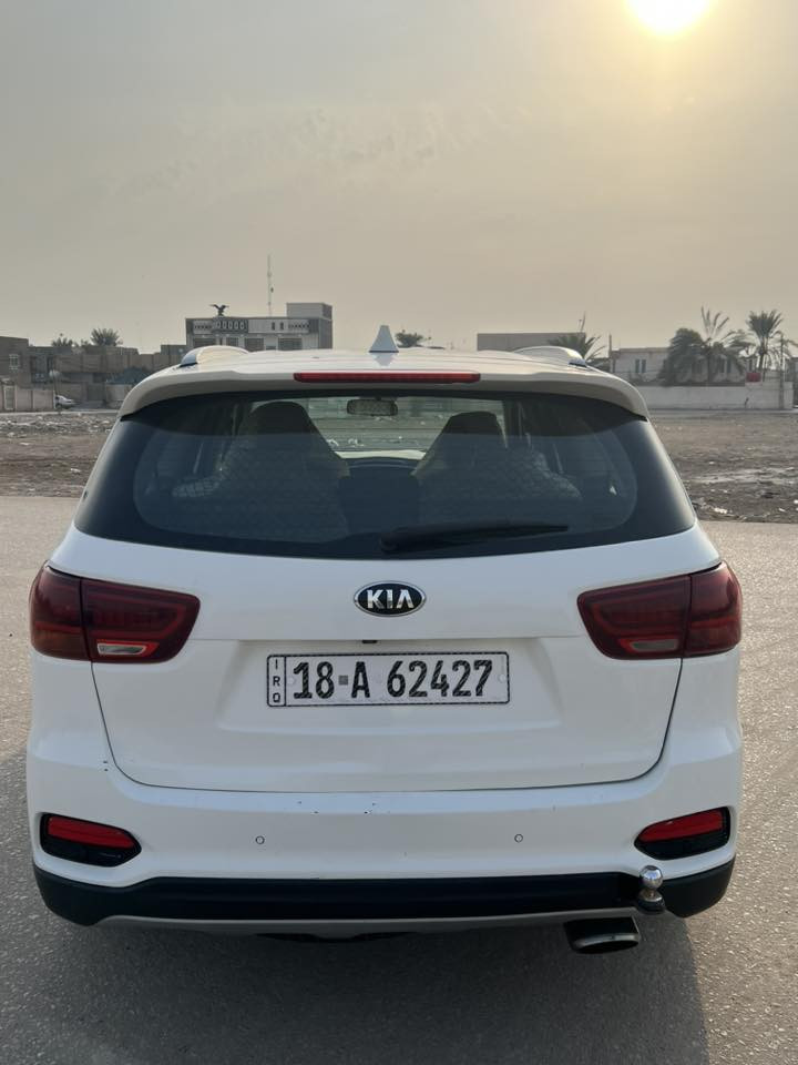 السلام عليكم 

رمضان كريم انشاء الله 

للبيع سورنتو 2019 خليجية ( معروفة مواصفاتها ) بيه قطعتين السونار مرفق مع الصور 

السعر 215 وبيها مجال 

للاستفسار :***********
