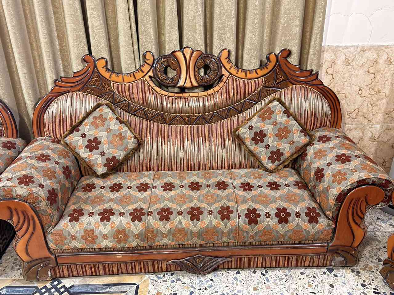 تخم ونص 16 مقعد للبيع نظيف كلش مع طبله وسطيه كبيره  و 6 صغار السعر 600 الف وبي محال للشراي. مكاني بغداد الشعب خاص مفتوح


**إذا كنت صاحب هذا الإعلان وتريد حذفه لأي سبب، رجاءا أرسل رسالة إلى الدعم الفني**