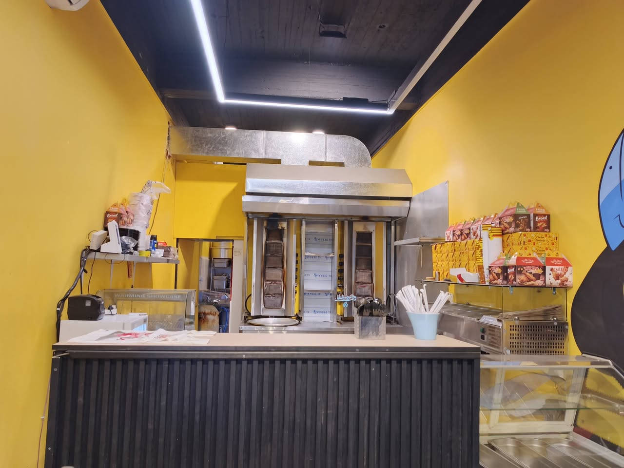 السلام عليكم
#مطعم للبيع وجبات سريعته جاهز وكامل بكل العده ماناقصه اي شي
عواشه شارع الدوريات
الاستفسار ***********
