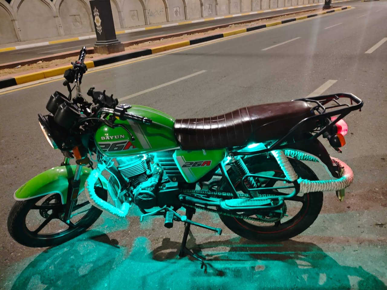 دراجه للبيع دايو النفخ موديل 23 وكيلها حسين
لون اخضر دراجه كلش تضيفه
كهربائيات كلها شغاله
اوراق اصولي كامله
السعر الخاص

***********
في كربلاء المقدسه
