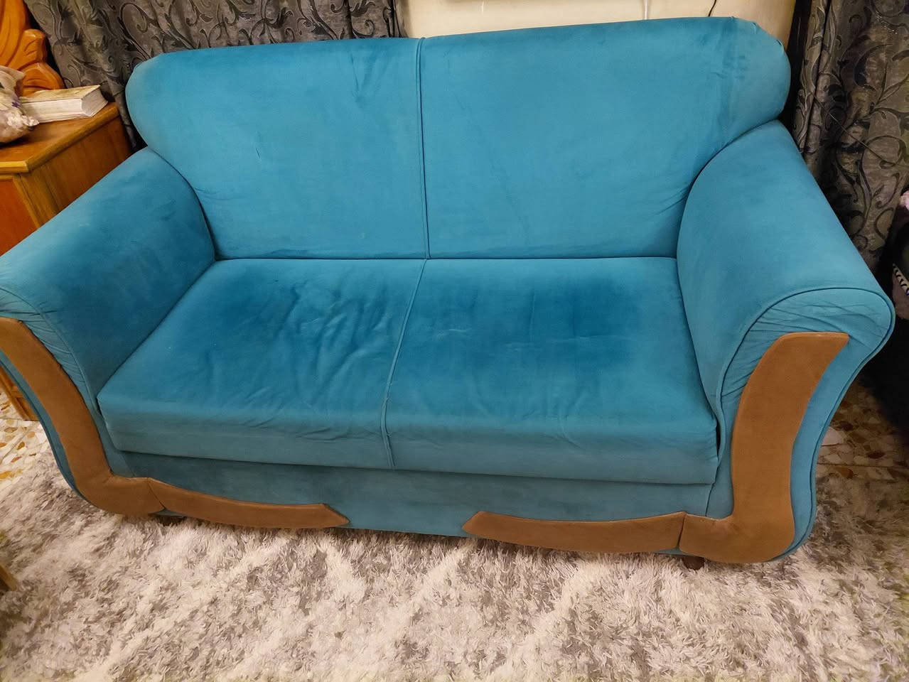 السلام عليكم متوفر تخم فيروزي للبيع ١٠ مقاعد ام ال ٣مقاعد عدد٢ و ام مقعد واحد عدد ٢ و ام مقعدين عدد ١ وسعره ١٥٠ الي يحب يشوفه ويستفسر عنه يتفضل عل الرقم *********** (. العنوان بغداد .)
